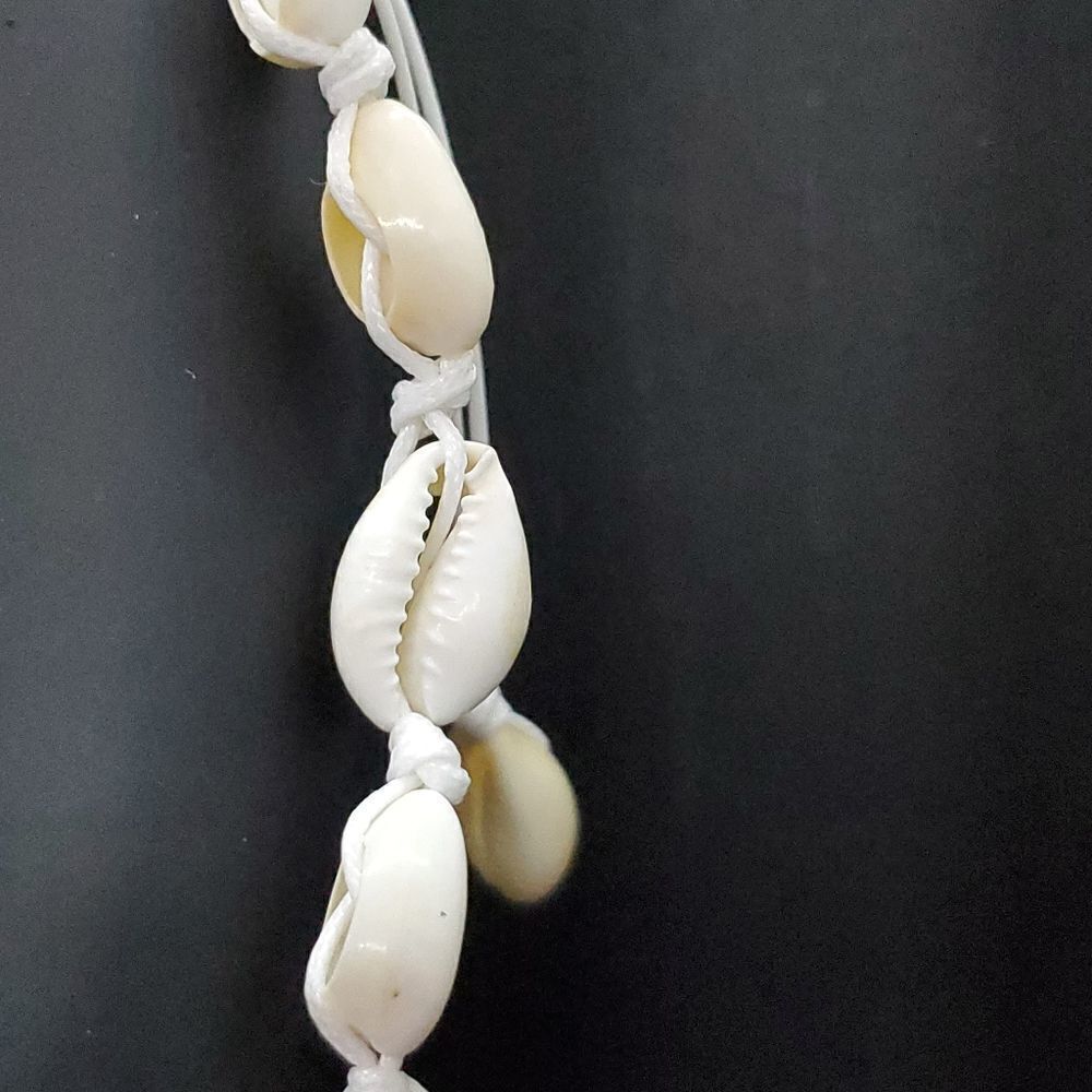Shell Necklace‎ - Picture 8 of 8